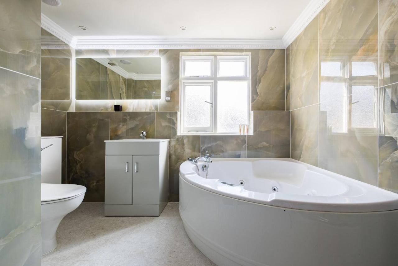 Apartament The Sussex Garden Retreat - Elegant 2Bdr Flat Londyn Zewnętrze zdjęcie