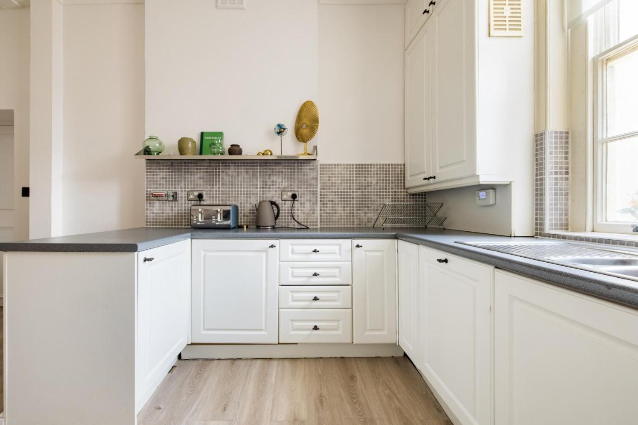 Apartament The Sussex Garden Retreat - Elegant 2Bdr Flat Londyn Zewnętrze zdjęcie